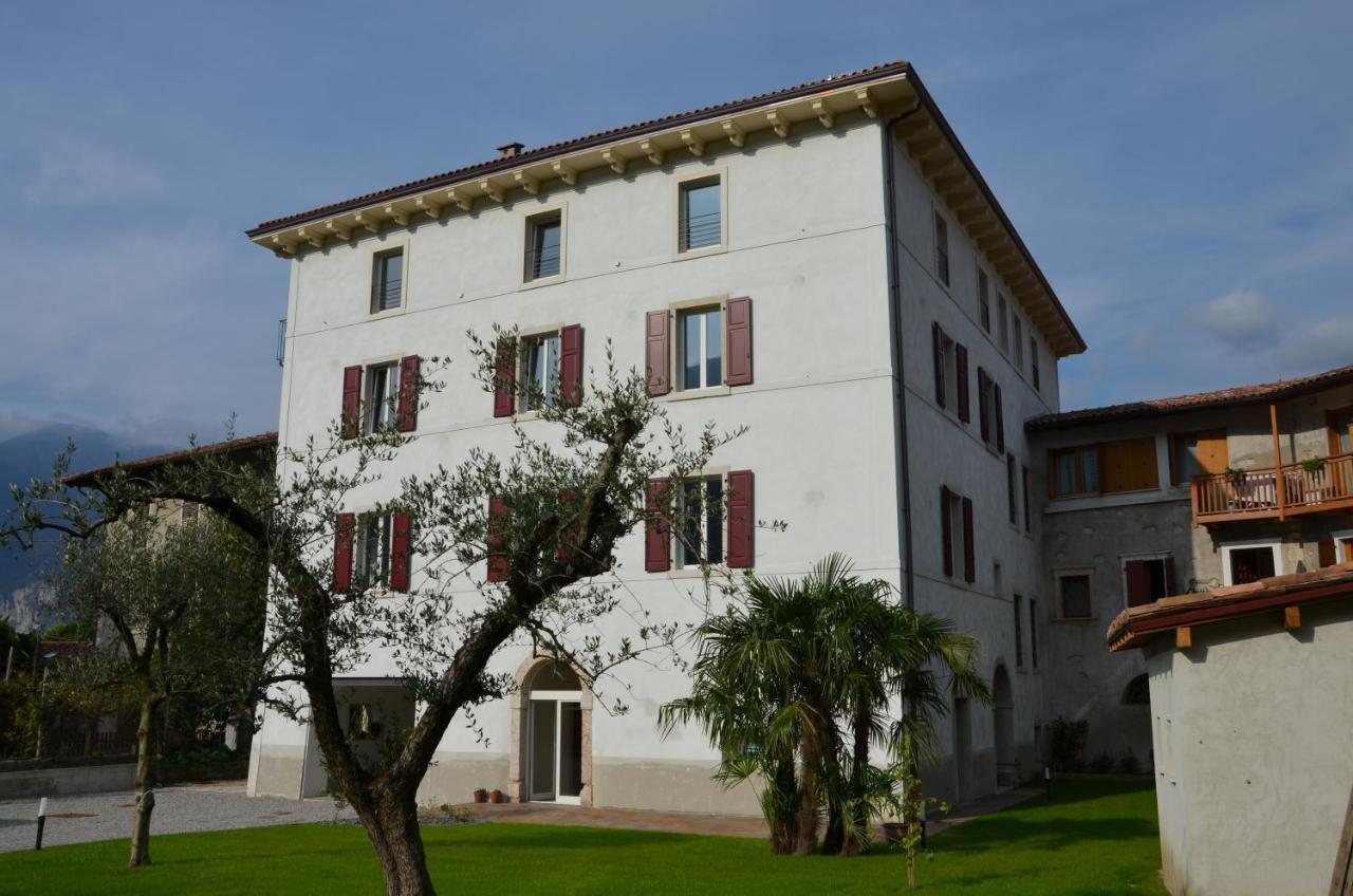 Palazzo Oltre Apartment Arco Ngoại thất bức ảnh